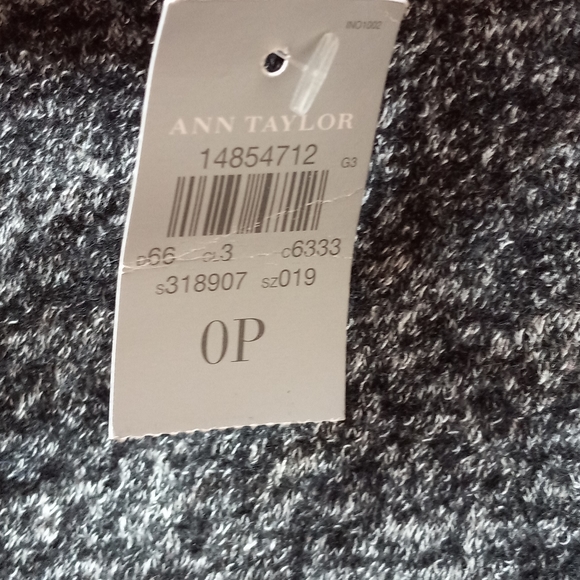 Ann Taylor Womens Skirt Size 0P Fully Lined Career Office Black and gray color - Picture 3 of 5